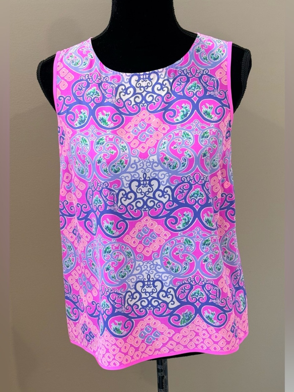 Women’s LILLY PULITZER Iona shell multi behind the gates engineer silk top. Sz S